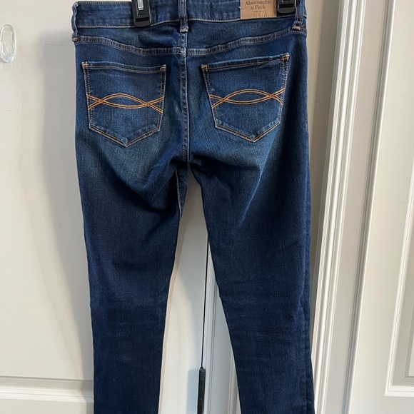 Abercrombie and Fitch super skinny jean mid rise says to S waist 26 length 29 - Picture 4 of 8